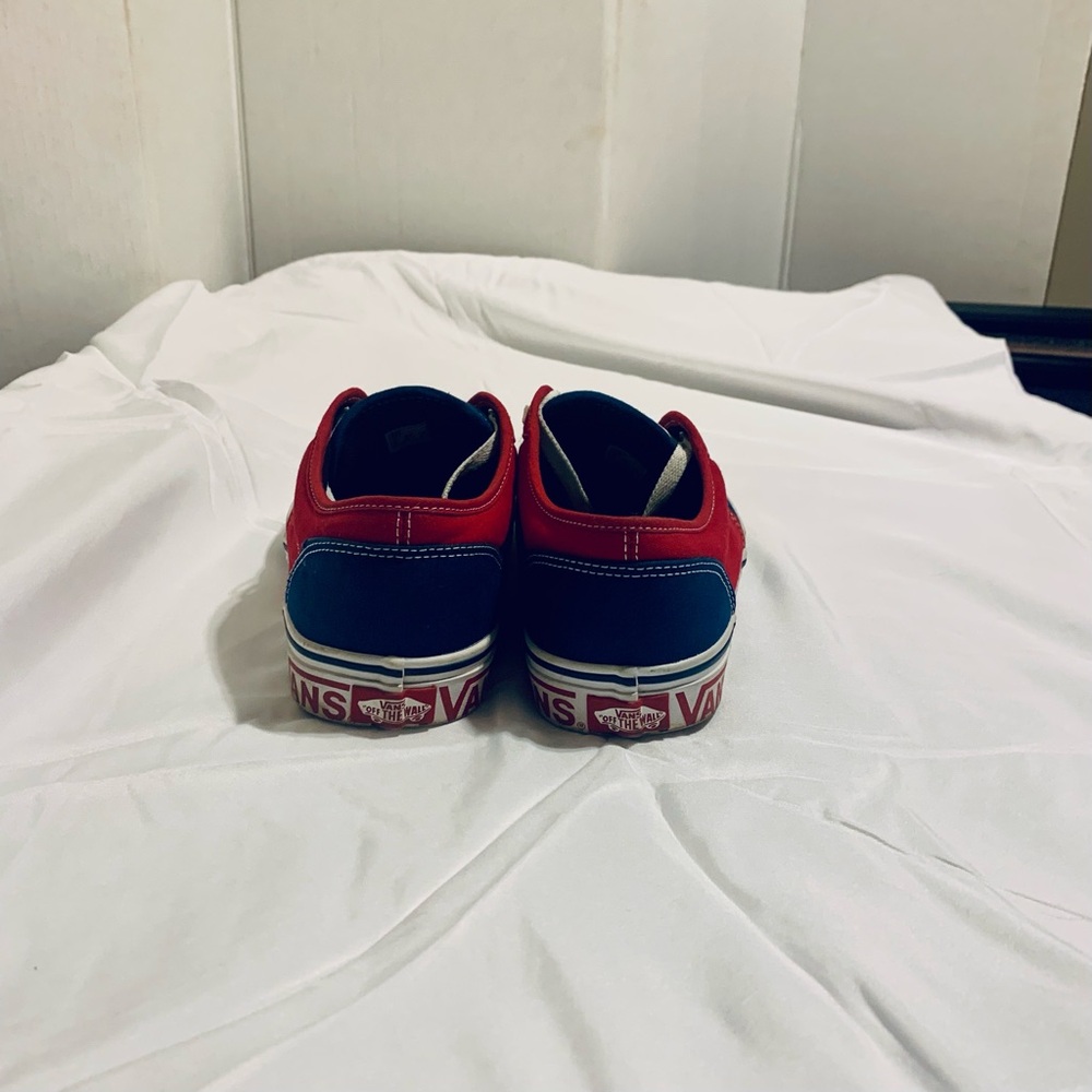 Vans Atwood. Practically brand new. Only worn two times. Price is negotiable. - Picture 4 of 9
